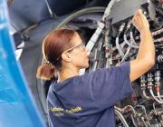 Lufthansa Technik worker