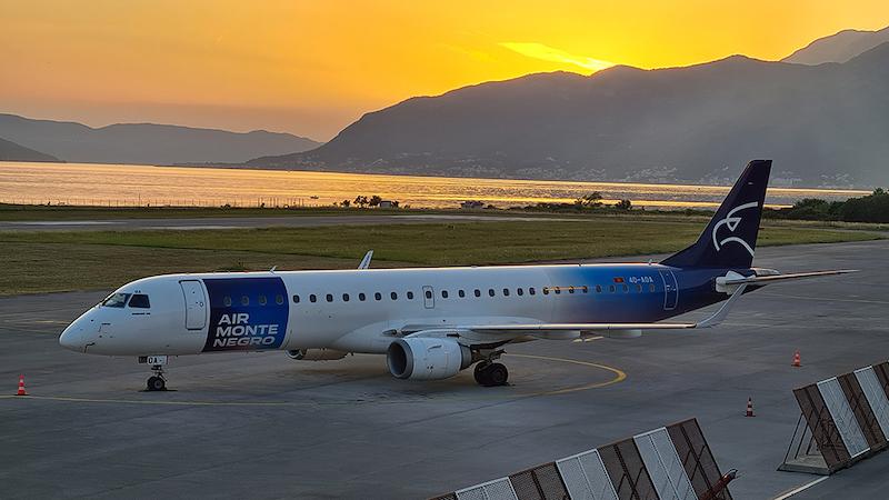 Air Montenegro embraer e195